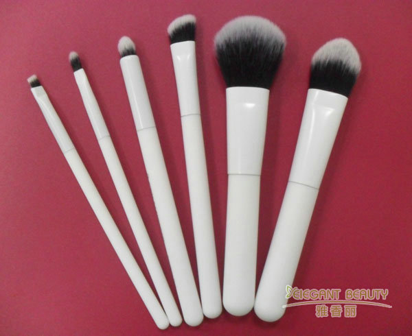 化妝刷套裝是否適合所有膚質(zhì)和妝容類型？